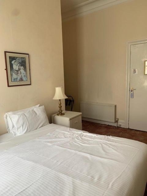 בורנמות' Hotel Balmoral מראה חיצוני תמונה