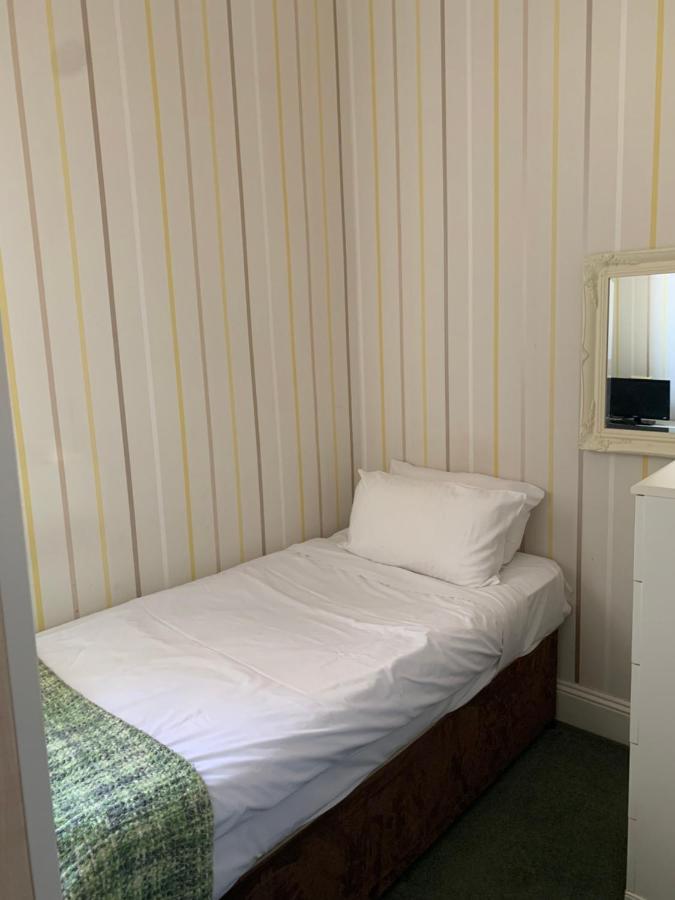 בורנמות' Hotel Balmoral מראה חיצוני תמונה