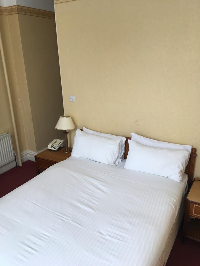 בורנמות' Hotel Balmoral מראה חיצוני תמונה
