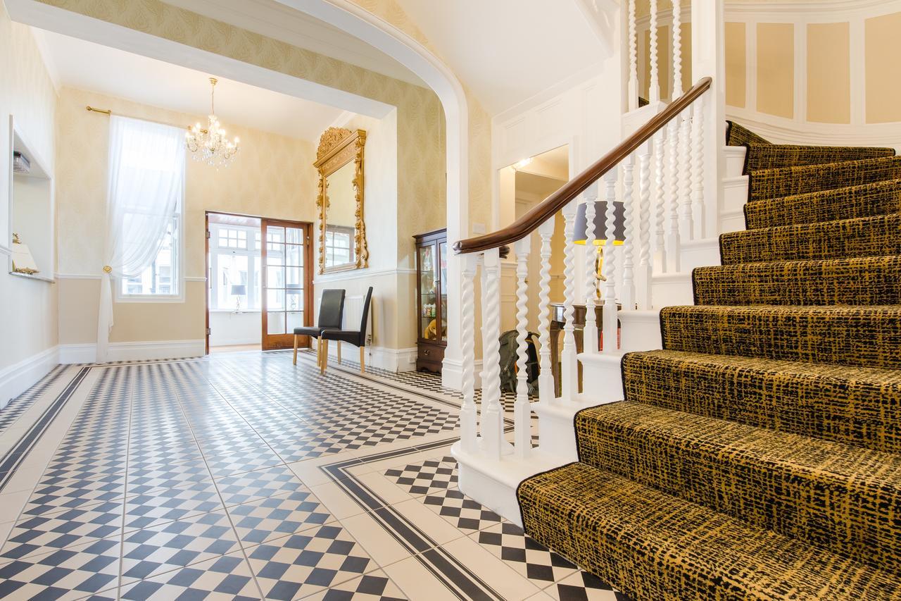 בורנמות' Hotel Balmoral מראה חיצוני תמונה