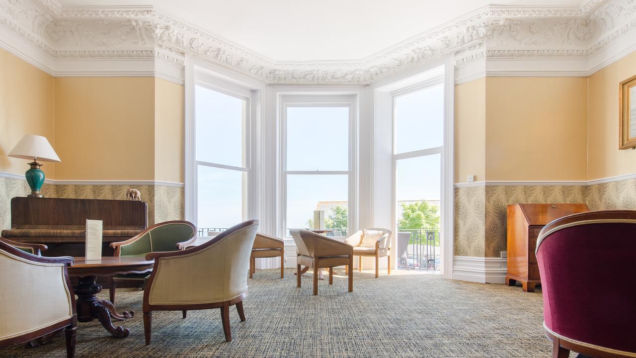 בורנמות' Hotel Balmoral מראה חיצוני תמונה