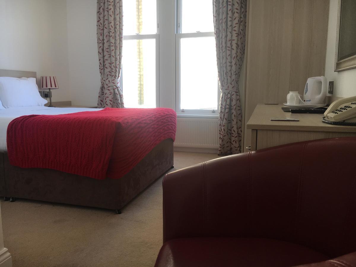 בורנמות' Hotel Balmoral מראה חיצוני תמונה