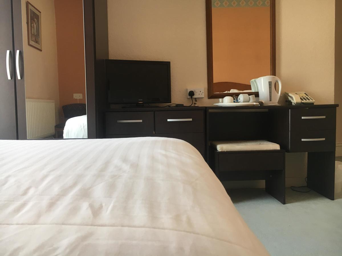 בורנמות' Hotel Balmoral מראה חיצוני תמונה