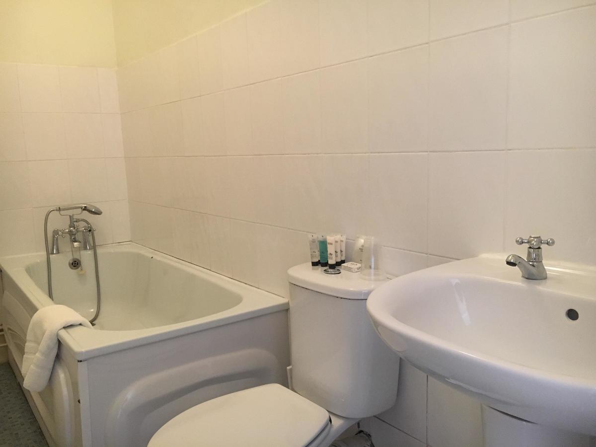 בורנמות' Hotel Balmoral מראה חיצוני תמונה