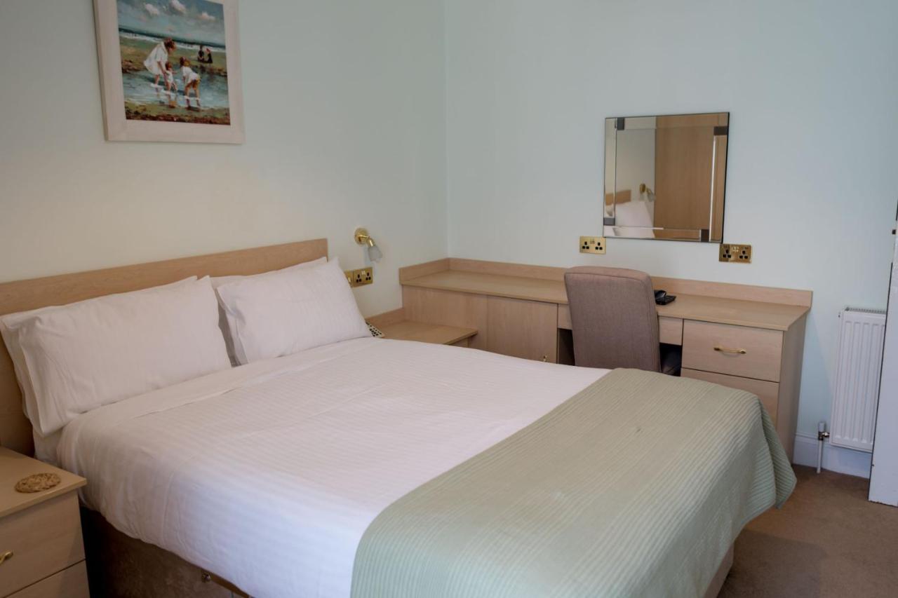 בורנמות' Hotel Balmoral מראה חיצוני תמונה