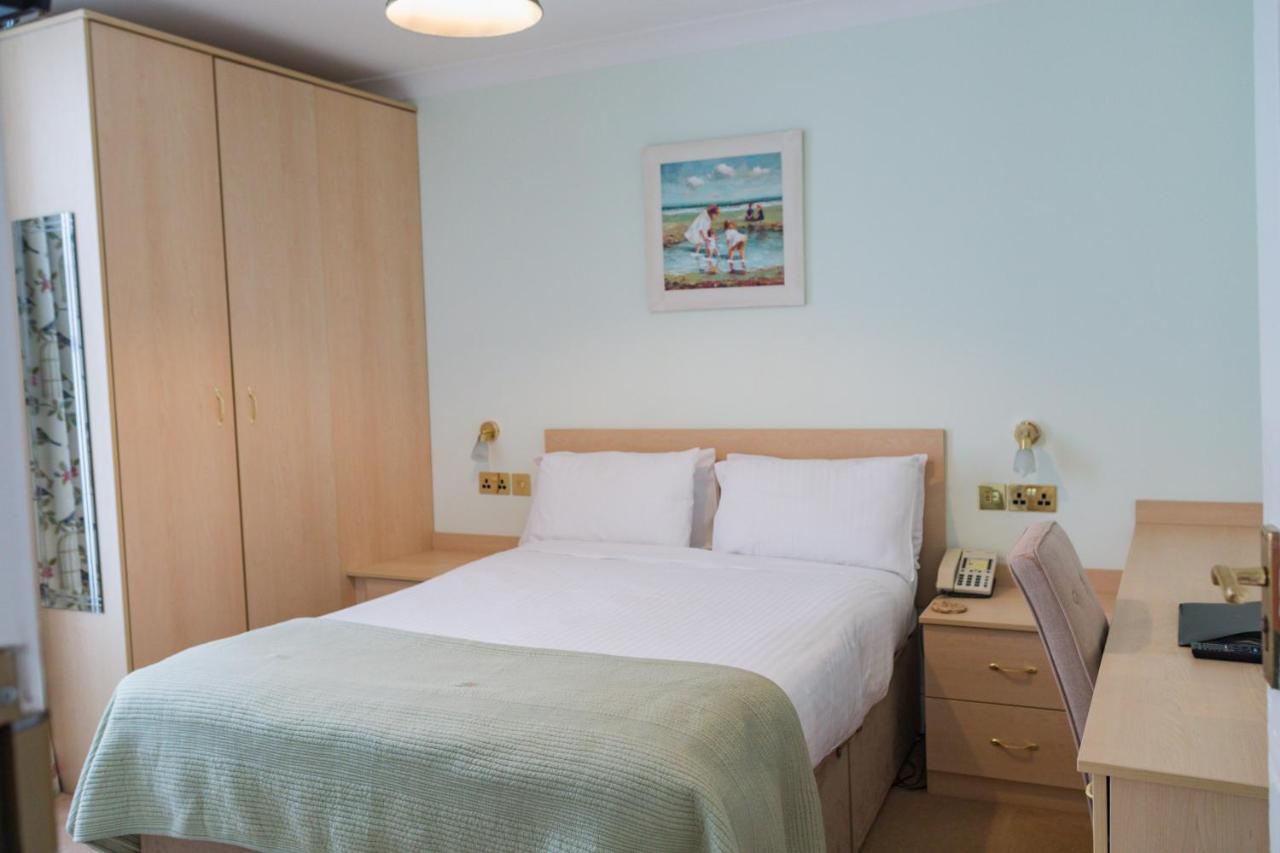 בורנמות' Hotel Balmoral מראה חיצוני תמונה